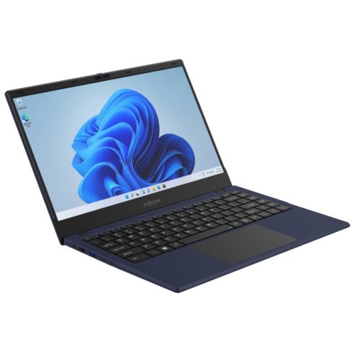 Na zdjęciu widoczny jest otwarty laptop z ekranem wyświetlającym domyślną tapetę systemu Windows 11, z niebieskimi, falującymi kształtami na jasnym tle. Na obudowie pod ekranem znajduje się napis "mBook".