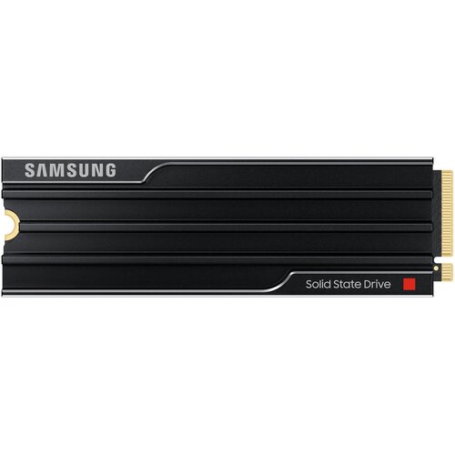 Czarny dysk SSD z logo "SAMSUNG" w lewym górnym rogu oraz napisem "Solid State Drive" w prawym dolnym rogu. Dysk ma żebrowaną powierzchnię i złote złącze po prawej stronie.