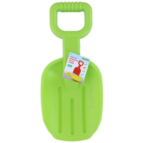 Zielona łopatka do piasku z dużym uchwytem, na której zawieszona jest etykieta z napisem "Shovel, Schaufel, Pelle, Schep" oraz logo Eddy Toys. Etykieta przedstawia również obrazek czerwonej i żółtej łopatki oraz informację "4 PCS".
