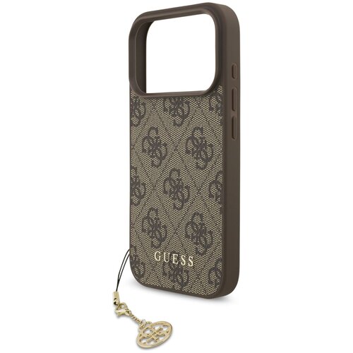 Brązowe etui na telefon z kolekcji GUESS 4G Charms Collection MagSafe, ozdobione wzorem z logo i zawieszką w kształcie charmsa. Na etui widoczny jest napis "GUESS".