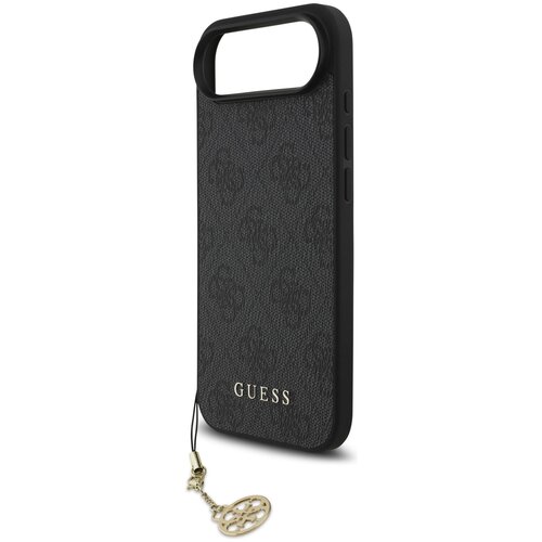Czarne etui na telefon z teksturą i złotym napisem "GUESS" na dole, z dołączonym złotym brelokiem w kształcie okręgu. Etui ma wycięcie na aparat i przyciski boczne.