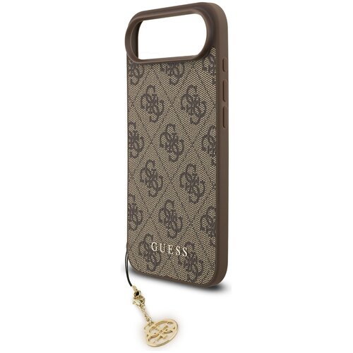 Brązowe etui na telefon z wzorem 4G i napisem "GUESS" na dole, posiada zawieszkę w kształcie okrągłego medalionu. Etui ma wycięcie na aparat i przyciski boczne.
