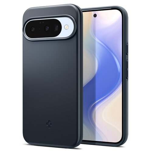 Etui w kolorze metalowego grafitu z wycięciem na aparat, widoczne na tle telefonu z ekranem wyświetlającym abstrakcyjny wzór w odcieniach niebieskiego i beżu. Na etui znajduje się subtelne logo producenta.