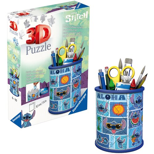 Na zdjęciu znajduje się opakowanie i gotowy produkt "Puzzle 3D RAVENSBURGER Disney Stitch Przybornik 11642 (57 elementów)". Opakowanie przedstawia kolorowy przybornik z motywem postaci Stitch z filmu Disney, z napisem "ALOHA" oraz różnymi akcesoriami biur