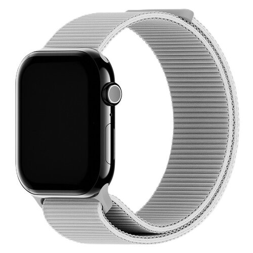 Szary pasek nylonowy do zegarka, kompatybilny z Apple Watch 4/5/6/7/8/9/10/SE (40/41/42mm), widoczny na białym tle. Pasek ma gładką teksturę i jest przymocowany do zegarka z ciemnym ekranem.