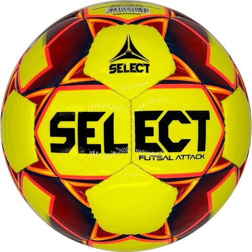 Żółta piłka nożna z czerwono-czarnymi wzorami, na której widnieje czarny napis "SELECT FUTSAL ATTACK" oraz logo producenta. Na górze piłki znajduje się napis "MADE IN PAKISTAN".