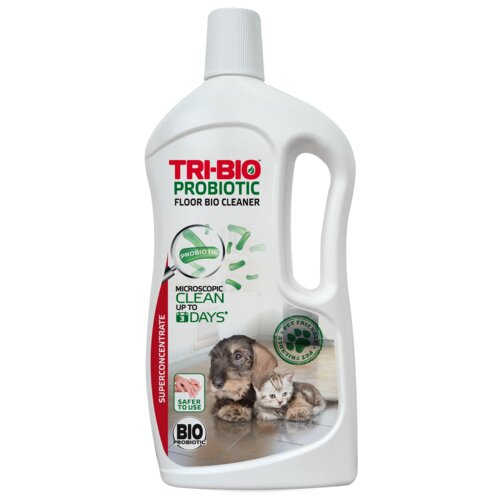 Biała butelka z płynem do mycia podłóg TRI-BIO Probiotic Pet Friendly 840 ml, z widocznym napisem "TRI-BIO PROBIOTIC FLOOR BIO CLEANER" oraz grafiką przedstawiającą psa i kota. Na etykiecie znajdują się również napisy: "MICROSCOPIC CLEAN UP TO 3 DAYS", "S