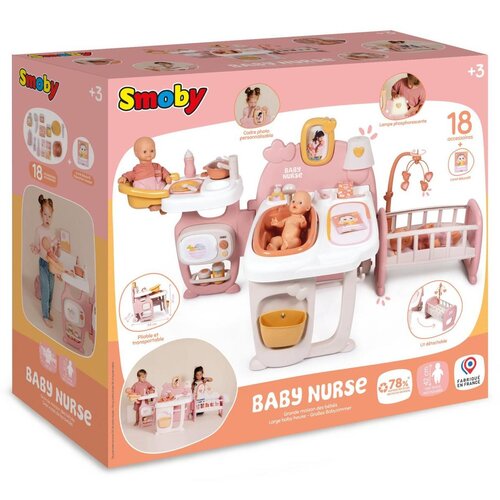 Pudełko z zabawką "Kącik opiekunki SMOBY Baby Nurse 7600220394" przedstawia zestaw do opieki nad lalką, w tym wanienkę, łóżeczko i akcesoria. Na opakowaniu widnieje logo Smoby, napis "BABY NURSE" oraz informacja o 18 akcesoriach.
