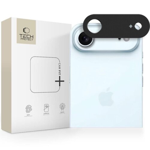 Pudełko z logo "TECH PROTECT" i napisami "CAM FIT +" oraz ikonami oznaczającymi odporność na odciski palców, zarysowania i dotyk, obok przezroczystego telefonu z czarną osłoną aparatu. Na telefonie widoczne jest logo w kształcie nadgryzionego jabłka.