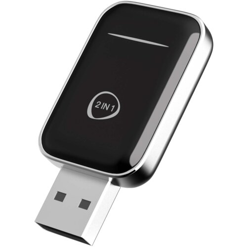 Czarny adapter z metaliczną obudową i złączem USB, na którego powierzchni widnieje napis "2 IN 1". Adapter ma prostokątny kształt z zaokrąglonymi krawędziami.