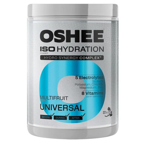 Pojemnik z napisem "OSHEE ISO HYDRATION" zawiera informacje o składnikach, takich jak 5 elektrolitów (sód, potas, chlorek, magnez, cynk) oraz 8 witamin. Na etykiecie widnieje również napis "MULTIFRUIT FLAVOUR UNIVERSAL" oraz oznaczenia "BEFORE", "DURING",