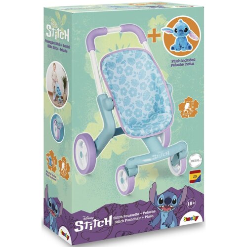 Opakowanie przedstawia wózek dziecięcy z motywem postaci z bajki, z niebieskim siedziskiem w liście oraz pluszową zabawką. Na opakowaniu widnieje tekst: "Disney Stitch", "Stitch Poussette + Peluche", "Stitch Pushchair + Plush", "Plush included", "18+", a 