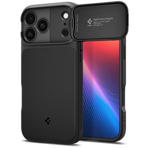 Czarne etui na telefon z trzema otworami na aparaty i przesuwaną osłoną, na której widnieje napis: "Optik Armor MagFit Spigen Inc in Irvine, California Made in China www.spigen.com". W tle widoczny jest ekran telefonu z kolorowym gradientem.