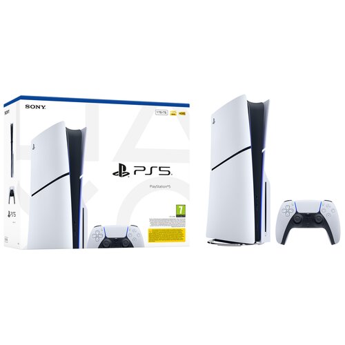 Na zdjęciu widoczna jest konsola w kolorze białym z czarnymi elementami oraz kontroler, a obok znajduje się opakowanie z napisem "SONY", "PS5", "PlayStation 5" i oznaczeniem "1TB/825GB" oraz "HDR". Na opakowaniu widnieje także symbol PEGI 7.
