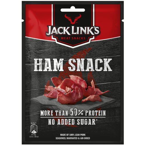 Opakowanie przekąski mięsnej z napisem "JACK LINK'S MEAT SNACKS" oraz "HAM SNACK" na tle drewnianej deski z kawałkami suszonej wieprzowiny. Dodatkowe informacje to "MORE THAN 50% PROTEIN", "NO ADDED SUGAR", "MADE OF 100% LEAN PORK", "SEASONED, MARINATED &
