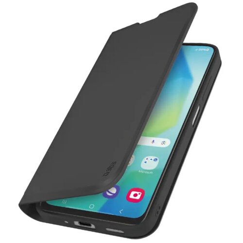 Czarne etui typu portfel na smartfon z widocznym logo "sbs" na klapce, częściowo otwarte, ukazujące ekran telefonu z kolorowym tłem i ikonami aplikacji. Na ekranie widoczny jest wskaźnik baterii naładowanej do 99%.