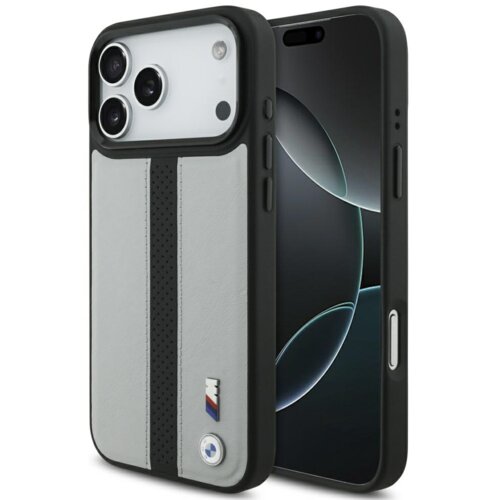 Szare etui z perforowanym czarnym paskiem i logo "M" oraz okrągłym emblematem na dole, przeznaczone do telefonu z trzema aparatami. Obok etui widoczny jest telefon z ciemnym ekranem.