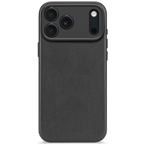 Czarne skórzane etui z trzema otworami na aparaty i jednym na lampę błyskową, z wytłoczonym napisem "DECODED" na dole. Etui jest przeznaczone do telefonu Apple iPhone 17 Pro i posiada funkcję MagSafe.