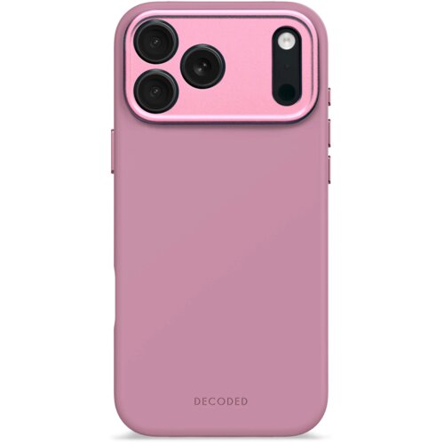 Różowe etui na telefon z trzema okrągłymi otworami na aparaty i jednym podłużnym na lampę błyskową, z widocznym napisem "DECODED" na dole. Etui ma gładką powierzchnię i jest przeznaczone do modelu z funkcją MagSafe.