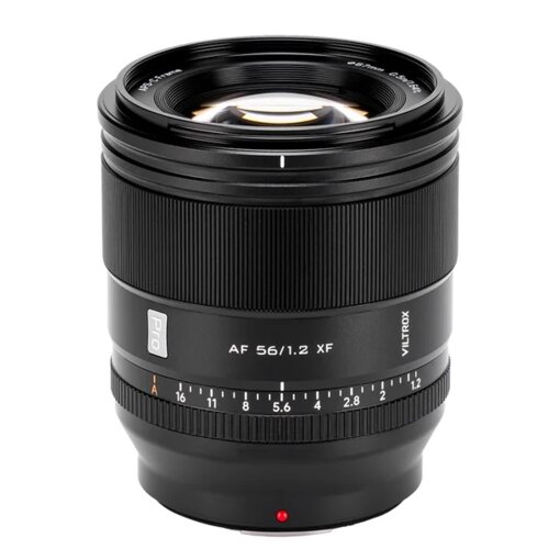 Obiektyw fotograficzny z widocznymi oznaczeniami: "Pro", "AF 56/1.2 XF" oraz "VILTROX". Na obiektywie znajdują się także oznaczenia wartości przysłony od A do 16.