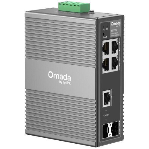Na zdjęciu widoczny jest szary, metalowy switch TP-LINK Omada IES206G z sześcioma portami Ethernet, oznaczeniami "P1", "P2", "Reset" oraz "Combo", a także logo "Omada by tp-link". Produkt ma żebrowaną obudowę i zielony element na górze.