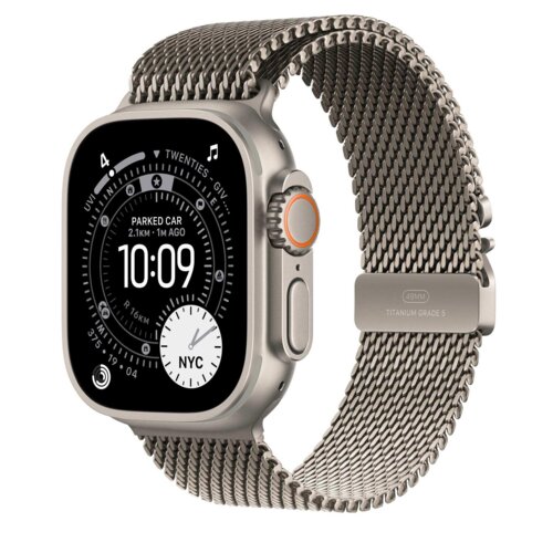 Smartwatch z metalową bransoletą mediolańską, wyświetlający na ekranie godzinę 10:09 oraz napis "NYC". Na zapięciu bransolety widnieje napis "40MM TITANIUM GRADE 5".