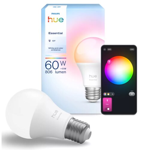 Na zdjęciu znajduje się opakowanie inteligentnej żarówki LED z napisem "PHILIPS hue Essential E27 White and color ambiance 60W = 8W 806 lumen" oraz sama żarówka. Obok widoczny jest smartfon z aplikacją do zmiany kolorów światła, pokazującą koło barwne i r