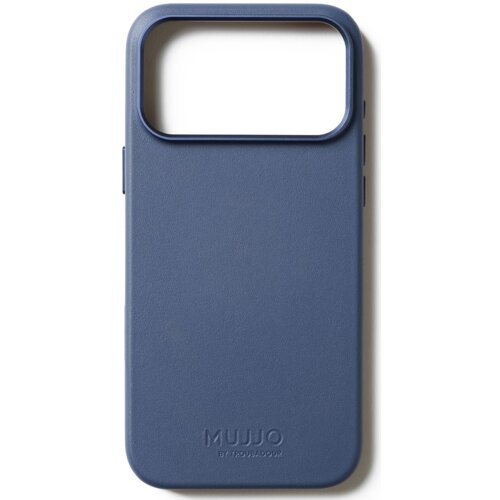 Niebieskie etui na telefon z dużym wycięciem na aparat i przyciskami po boku. Na dole widoczny jest napis "MUJJO BY TROUBADOUR".