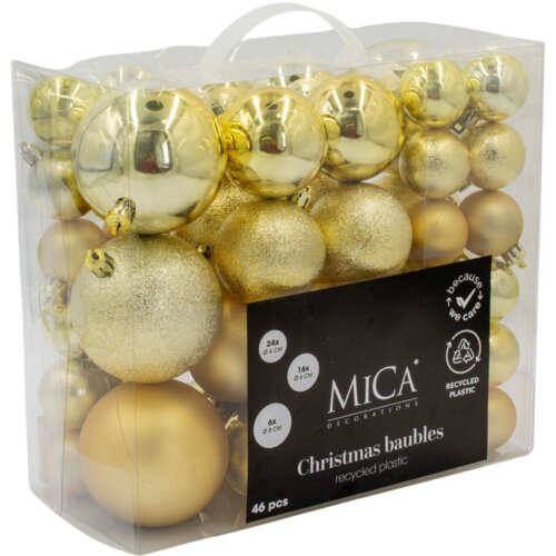Przezroczyste opakowanie zawiera 46 złotych bombek choinkowych o różnych rozmiarach, z widocznym logo "MICA" oraz napisami: "Christmas baubles", "recycled plastic", "24x Ø 4 CM", "16x Ø 6 CM", "6x Ø 8 CM". Na opakowaniu znajduje się również symbol recykli