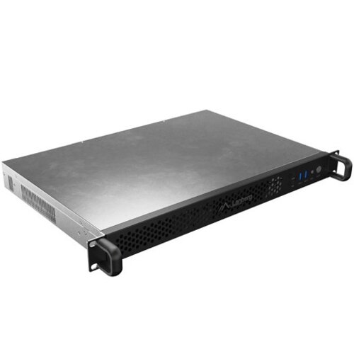 Czarna obudowa serwerowa z metalicznym wykończeniem, posiada perforowany panel przedni z logo "Lanberg" oraz kilka portów i przycisków. Po bokach znajdują się uchwyty montażowe.
