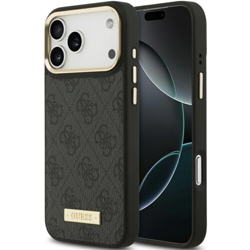 Czarne etui na telefon z teksturowanym wzorem i metalową plakietką z napisem "GUESS" na dole. Etui jest dopasowane do modelu telefonu z trzema obiektywami aparatu i wycięciami na przyciski.