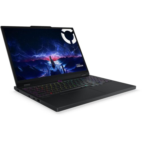 Laptop z otwartym ekranem wyświetlającym grafikę z błyskawicami nad futurystycznym miastem, z widocznym logo "Legion" w prawym dolnym rogu ekranu. Klawiatura jest podświetlana w różnych kolorach.