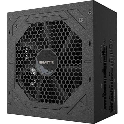 Czarny zasilacz komputerowy z widocznym wentylatorem osłoniętym kratką o strukturze plastra miodu, z logo "GIGABYTE" na środku. Po bokach znajdują się złącza z oznaczeniami, takimi jak "CPU", "PCIe" i "SATA".