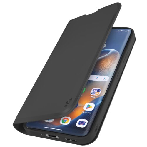 Czarne etui typu wallet marki SBS jest otwarte, ukazując ekran smartfona z ikonami aplikacji, takimi jak Chrome, Moto, Play Store i inne. Na etui widoczne jest logo "sbs".