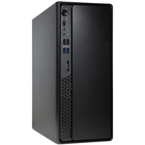 Czarna obudowa komputera stacjonarnego z widocznymi portami USB, gniazdami audio oraz przyciskiem zasilania na przednim panelu. Na dole znajduje się kratka wentylacyjna o geometrycznym wzorze.