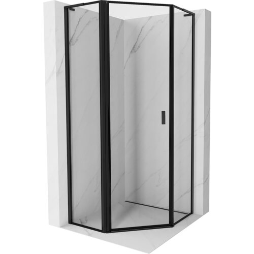 Pięciokątna kabina prysznicowa z czarną ramką i uchylnymi drzwiami, umieszczona na tle ścian z jasnego marmuru. Produkt ma minimalistyczny design z prostymi liniami i przezroczystymi szklanymi panelami.