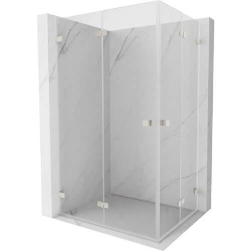 Przeszklona kabina prysznicowa o wymiarach 100 x 75 cm z transparentnymi drzwiami i niklowanymi zawiasami, umieszczona na tle ścian z jasnego marmuru. Produkt ma elegancki, nowoczesny design z prostymi liniami i metalicznymi elementami.