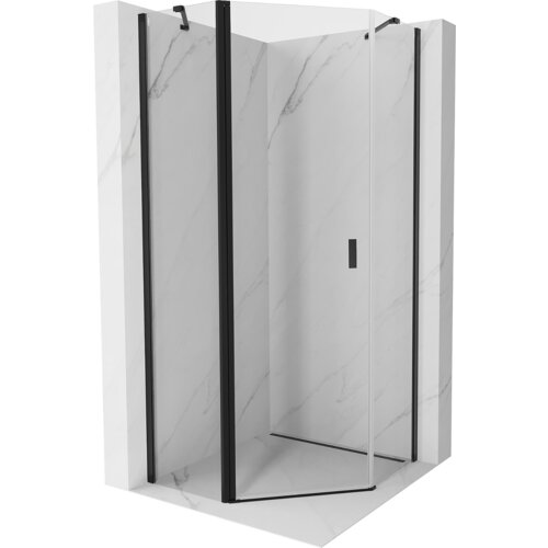 Pięciokątna kabina prysznicowa z przezroczystego szkła, z czarnymi profilami i uchylnymi drzwiami, ustawiona na tle ścian z jasnego marmuru. Produkt oznaczony jako "Mexen Mist kabina prysznicowa pięciokątna uchylna 100 x 100 cm, transparent, czarna - 8A8-100-100-70-00".