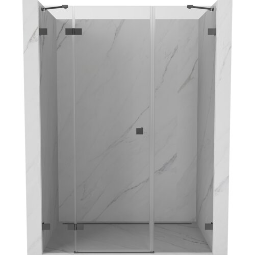 Przeszklone drzwi prysznicowe z metalowymi elementami montażowymi, umieszczone w kabinie wykończonej jasnym, marmurowym wzorem. Drzwi mają prosty, nowoczesny design z uchwytem pośrodku.