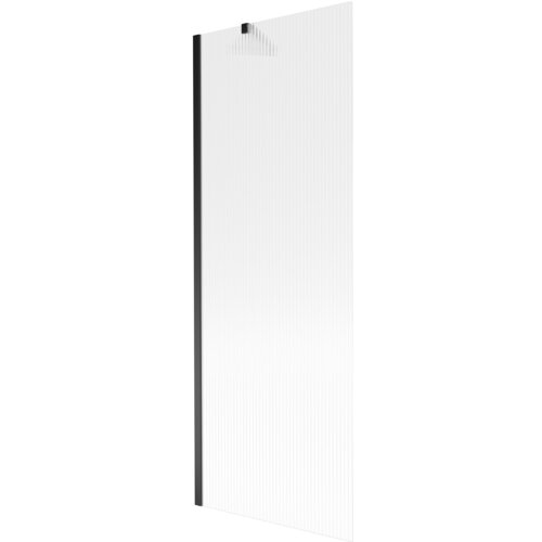Na zdjęciu znajduje się parawan nawannowy o wymiarach 70 x 150 cm z czarną ramą i pionowymi prążkami na powierzchni szkła. Produkt jest jednoskrzydłowy i ma minimalistyczny design.
