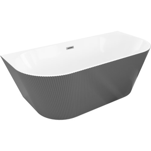 Biała wanna wolnostojąca z szarymi, ryflowanymi bokami i prostokątnym przelewem w kolorze gun metal. Produkt ma nowoczesny design i gładką powierzchnię wewnętrzną.