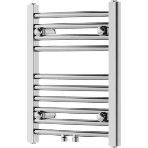 Na zdjęciu znajduje się chromowany grzejnik łazienkowy z poziomymi rurkami, ułożonymi równomiernie w pionowej ramie. Produkt ma prosty, nowoczesny design i jest wykonany z metalu.