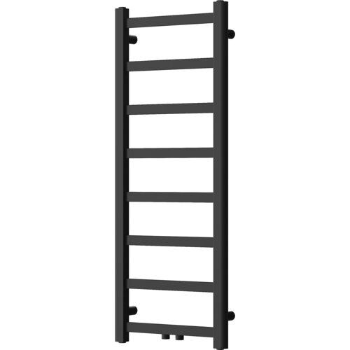 Czarny grzejnik łazienkowy o prostokątnym kształcie z siedmioma poziomymi rurkami i dwoma pionowymi rurkami po bokach. Produkt ma minimalistyczny design i jest przeznaczony do montażu na ścianie.