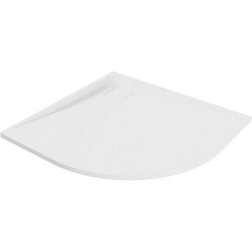 Biały, półokrągły brodzik o gładkiej powierzchni z widocznym otworem odpływowym w rogu. Produkt ma minimalistyczny design i jednolitą kolorystykę.