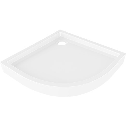 Biały, półokrągły brodzik o gładkiej powierzchni z otworem odpływowym w rogu. Produkt ma minimalistyczny design i błyszczące wykończenie.
