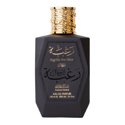 Czarny, sześciokątny flakon perfum z ozdobnym złotym korkiem, na którym widnieje napis: "Raghba For Man Limited Edition, EAU DE PARFUM 100 ml e 80% Vol. 3.4 fl. oz." oraz tekst w języku arabskim.