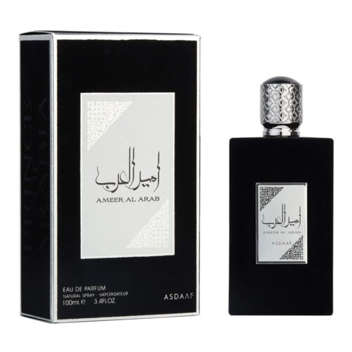 Czarne opakowanie i flakon perfum z ozdobnym srebrnym wzorem, na których widnieje napis "AMEER AL ARAB" oraz "ASDAAF". Na opakowaniu znajduje się dodatkowy tekst: "EAU DE PARFUM NATURAL SPRAY VAPORISATEUR 100ml e 3.4FL.OZ".