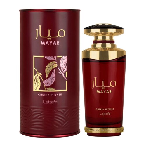 Ciemnoczerwony flakon perfum z złotymi elementami i napisem "Mayar Cherry Intense" obok cylindrycznego opakowania z podobnym wzorem i napisem "Lattafa". Na opakowaniu widoczne są złote liście w kwadratowej ramce.
