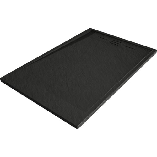 Czarny, prostokątny brodzik o teksturowanej powierzchni z widocznymi rowkami odpływowymi. Produkt ma minimalistyczny design i jest wykonany z materiału SMC.