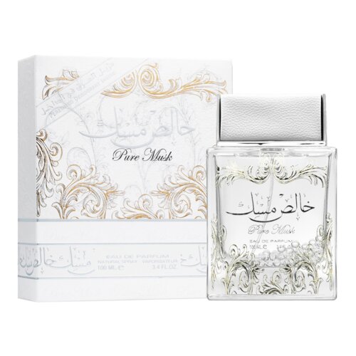 Biały kartonik i szklana butelka perfum z ozdobnymi, złotymi i srebrnymi wzorami oraz napisami "Pure Musk" i "EAU DE PARFUM 100 ML". Na opakowaniu i butelce widoczne są również napisy w języku arabskim.